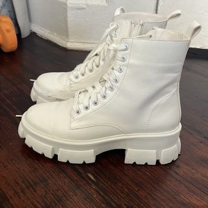 Steve Madden Chelsea white boots